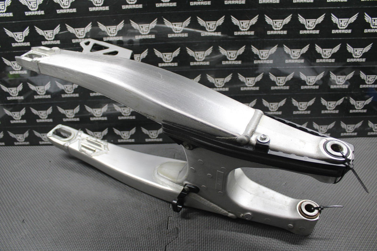 2019 SUZUKI 19 - 21 RMZ250 OEM SWINGARM SWING ARM SUSPENSION 61000 - 46K00 GOOD! - hggarage