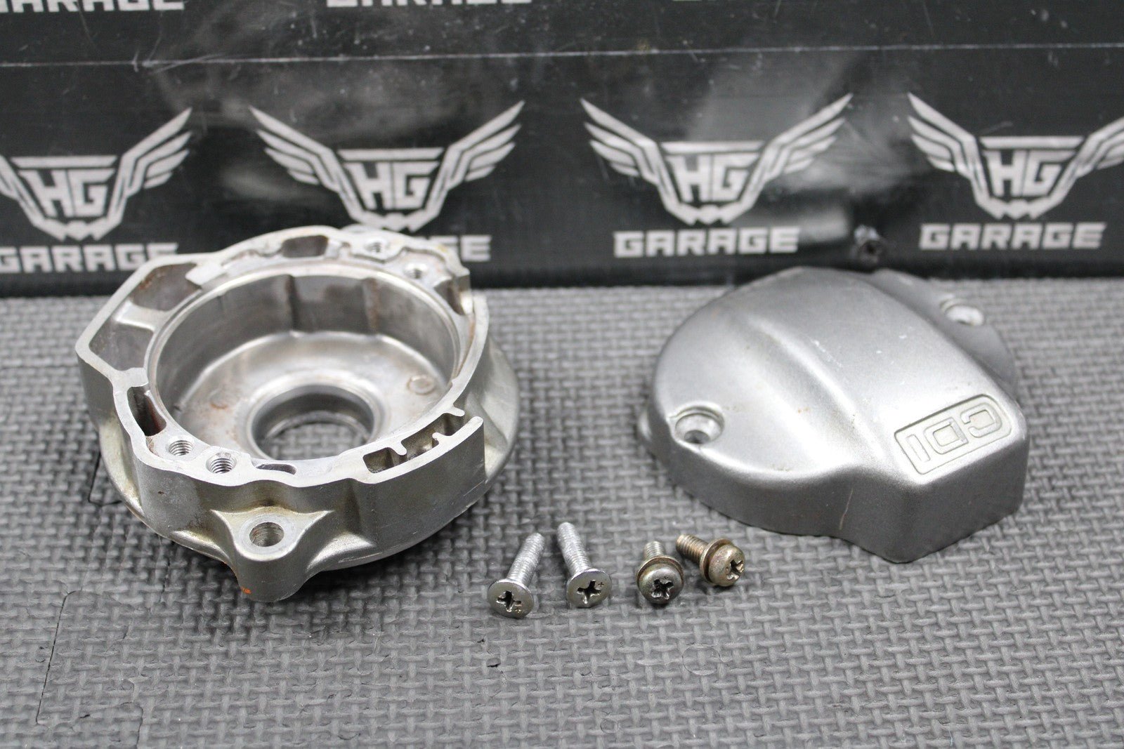 1999 HONDA XR200R 86 - 02 OEM IGNITION PULSE GENERATOR BASE & COVER 12332 - KT0 - 000 - hggarage