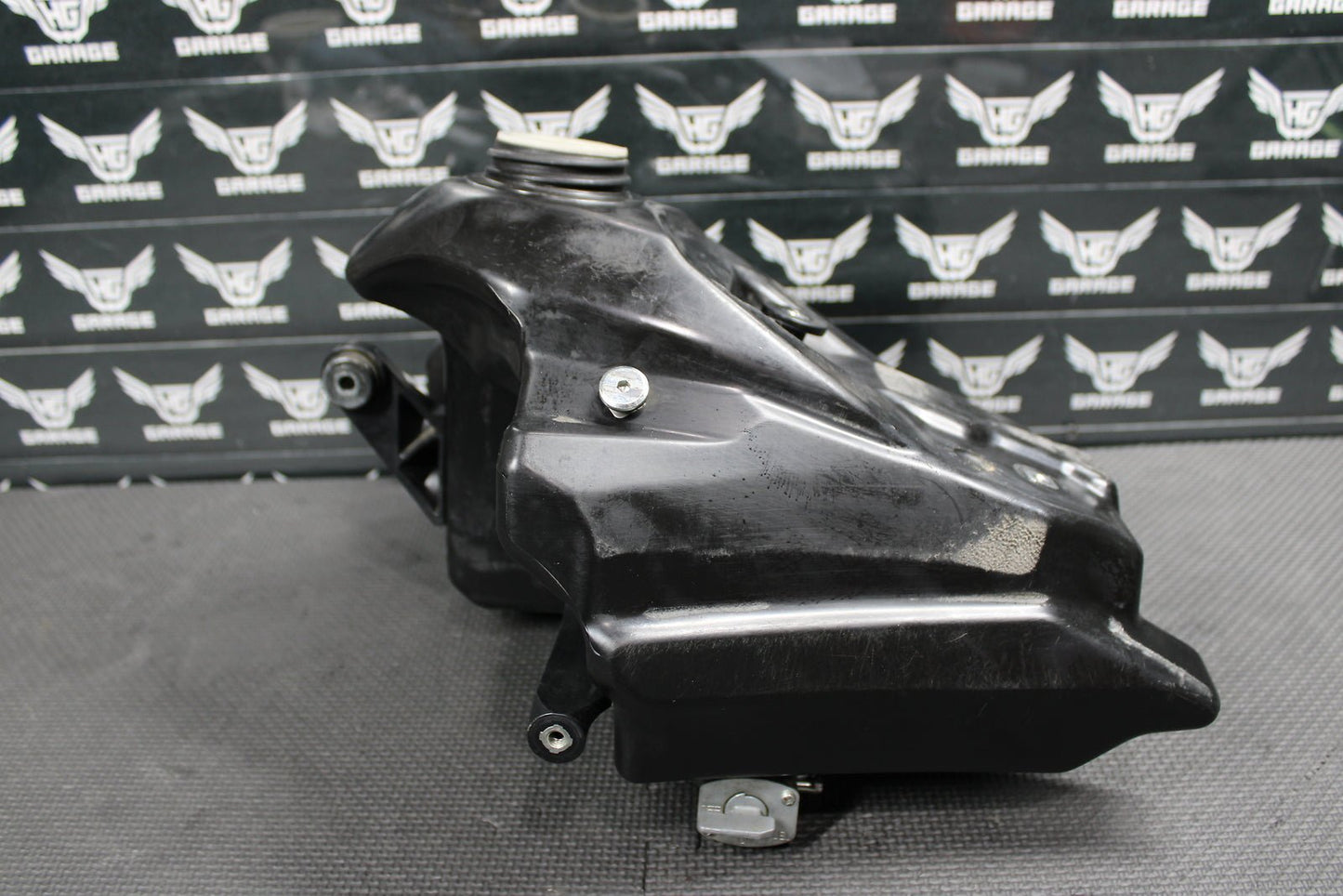 2018 Yamaha YZ65 OEM Gas Fuel Tank Cell Petrol Reservoir BR8 - 24110 - 00 - 00 - hggarage
