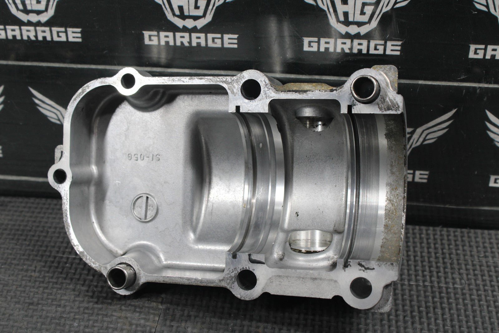 04 - 09 SUZUKI QUADSPORT LTZ250 OEM OUTPUT DRIVE SHAFT BEVEL GEARS HOUSING COVER - hggarage