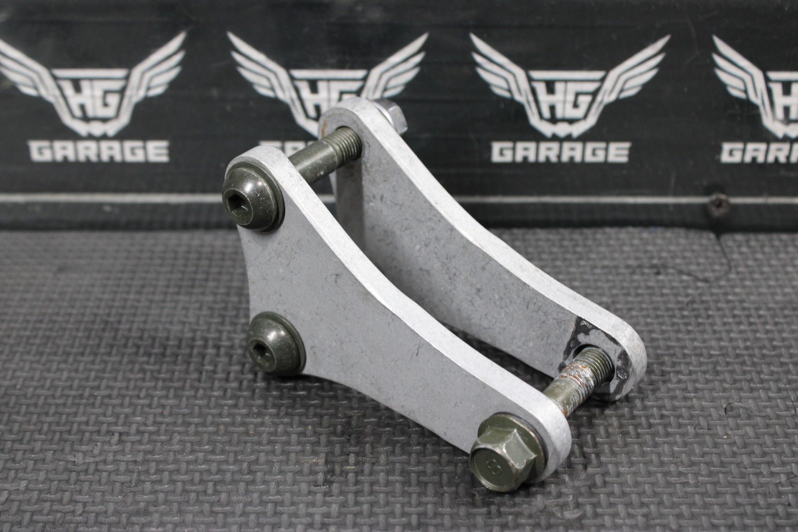 2005 YAMAHA 04 - 05 YZ450F OEM ENGINE MOTOR MOUNT STAY BRACKETS - hggarage