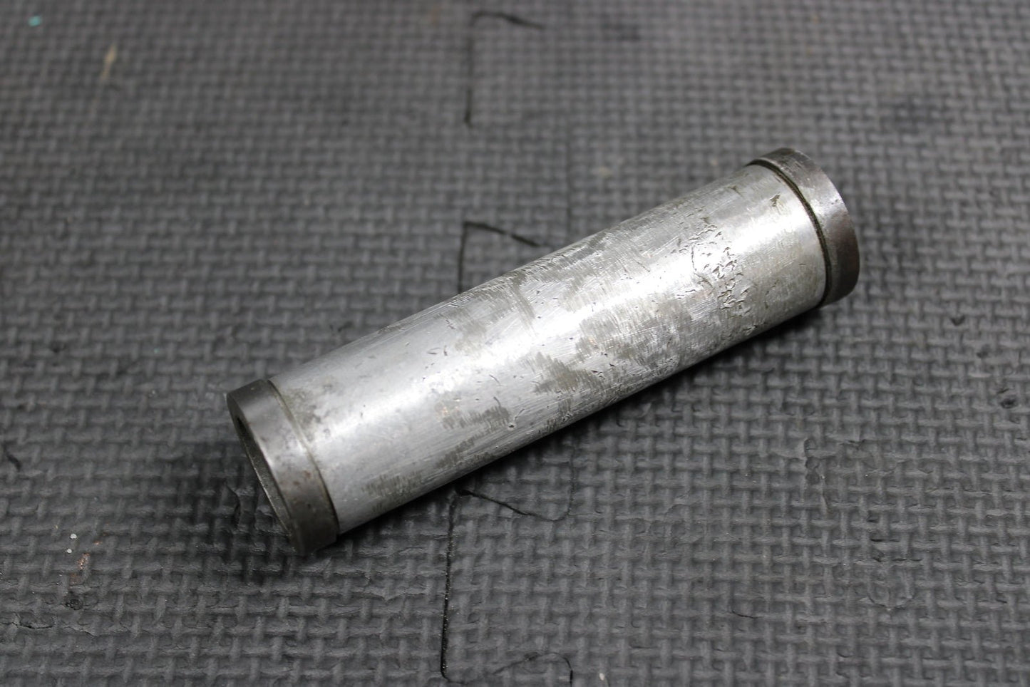 1999 SUZUKI 96 - 00 RM250 OEM FRONT WHEEL RIM AXLE PIVOT BOLT 54711 - 36E00 - hggarage