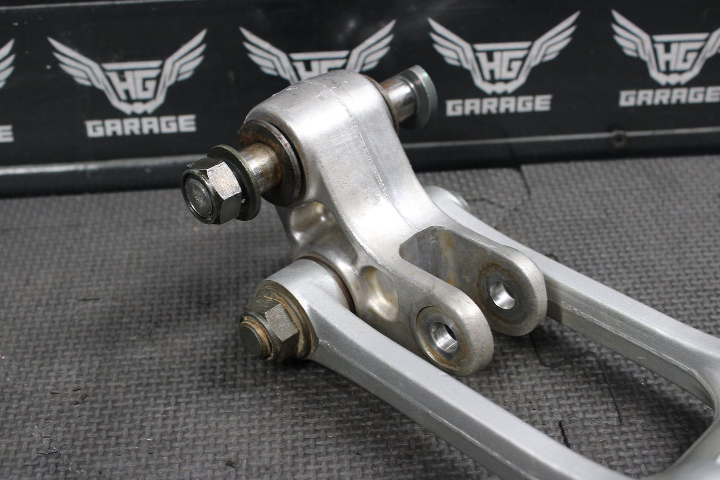 2002 YAMAHA YZ426F OEM REAR SHOCK LINKAGE LINKS 5NY - 2217A - 00 - 00 5NY - 2217F - 00 - 0 - hggarage