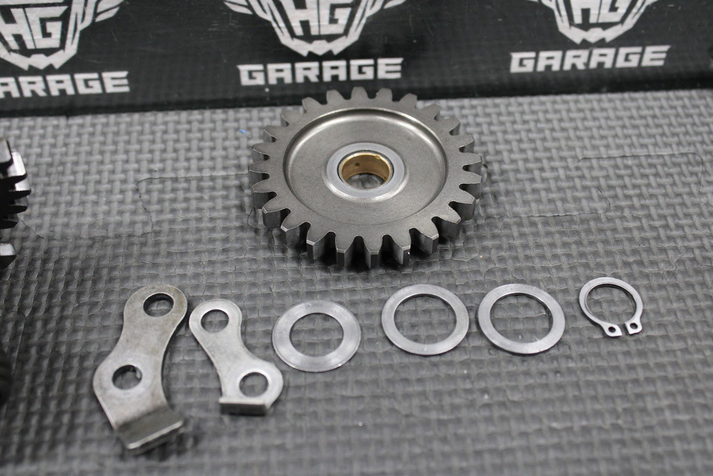 2005 SUZUKI RM85 OEM KICKSTART KICK START SHAFT W IDLER GEAR & BRACKETS - hggarage