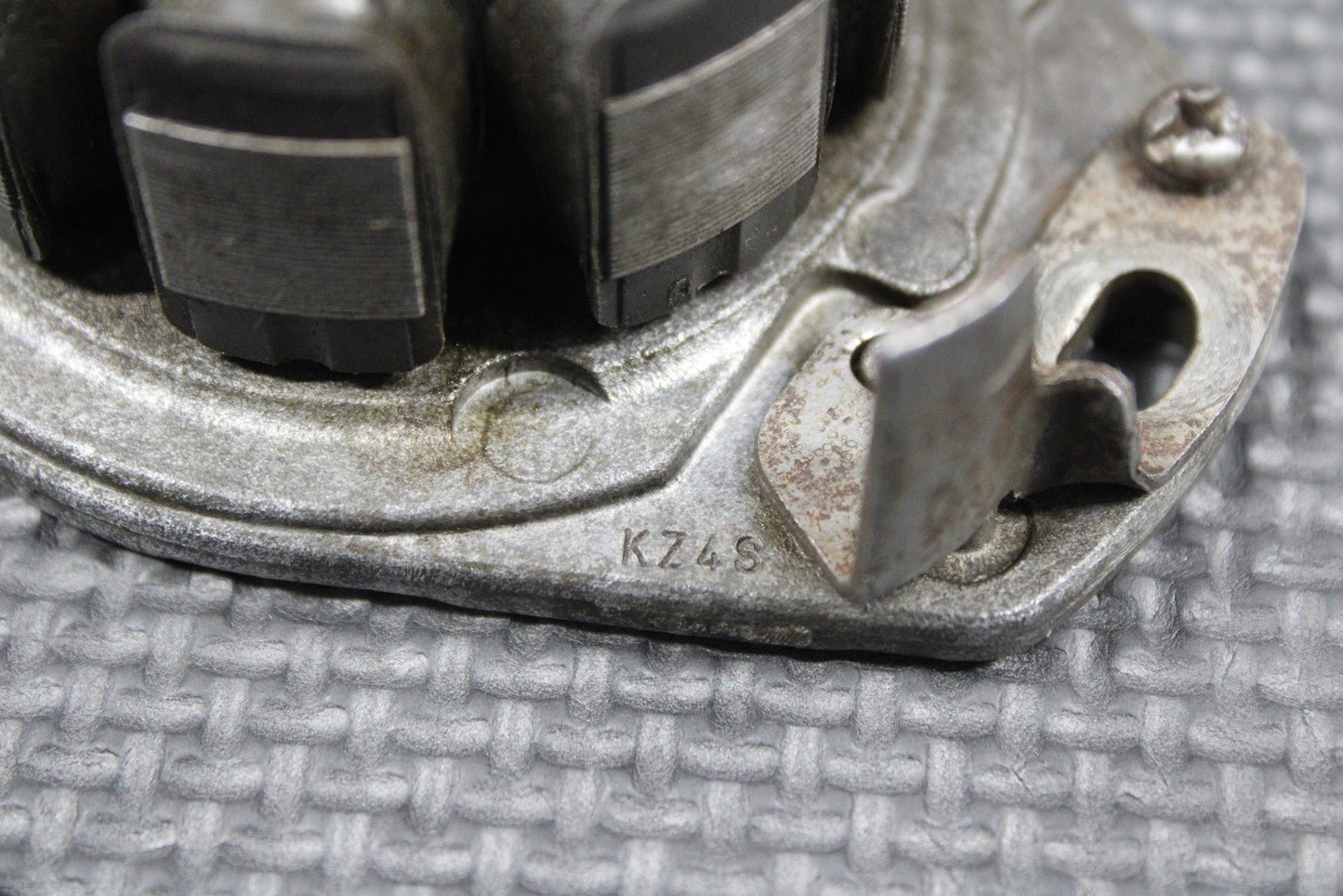 2000 HONDA CR125R OEM KZ4S STATOR MAGNETO GENERATOR ALTERNATOR 31100 - KZ4 - A91 - hggarage