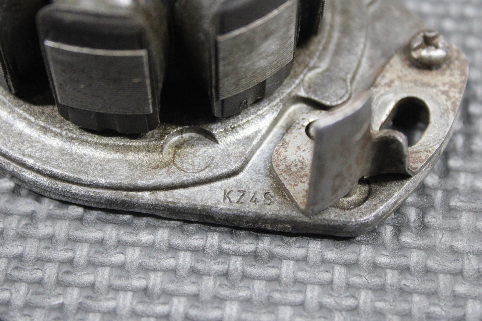 2000 HONDA CR125R OEM KZ4S STATOR MAGNETO GENERATOR ALTERNATOR 31100 - KZ4 - A91 - hggarage