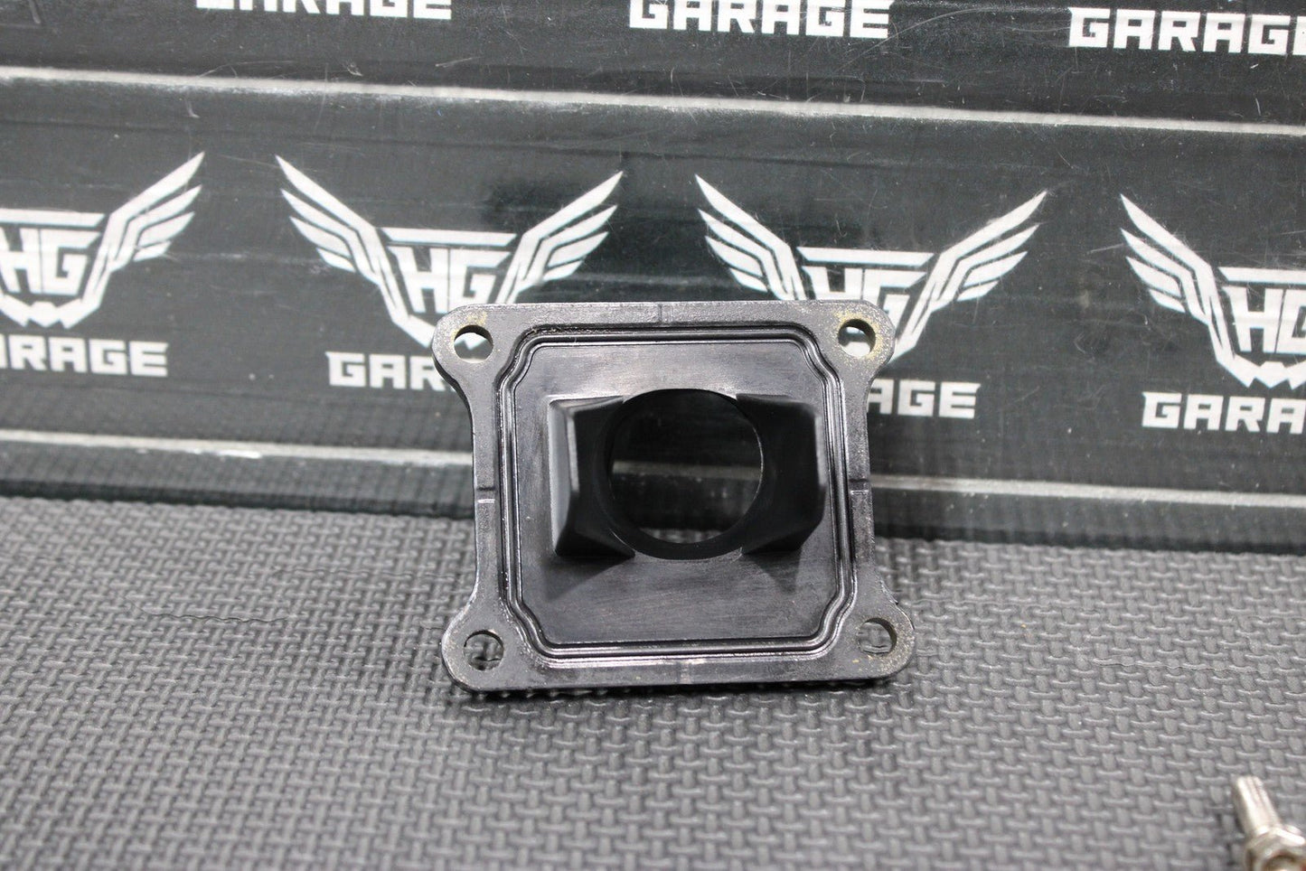 2001 SUZUKI RM80 OEM INTAKE PIPE REED BLOCK ASSEMBLY 13110 - 02B50 13150 - 02B50 - hggarage