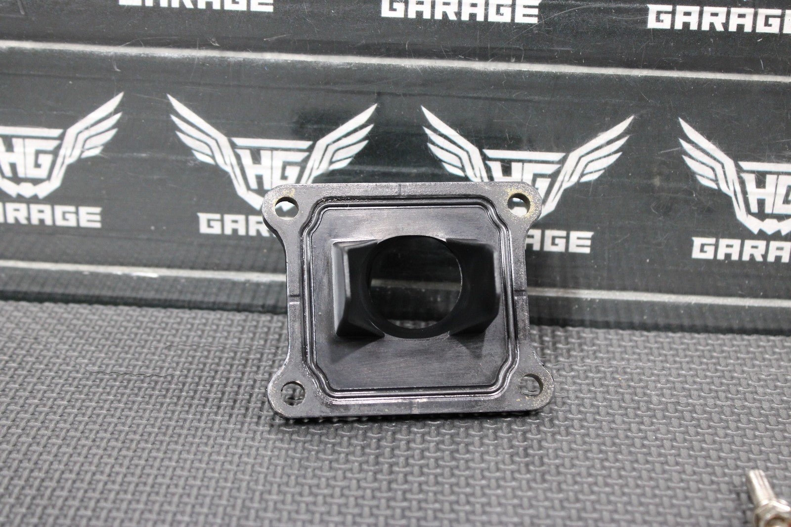 2001 SUZUKI RM80 OEM INTAKE PIPE REED BLOCK ASSEMBLY 13110 - 02B50 13150 - 02B50 - hggarage