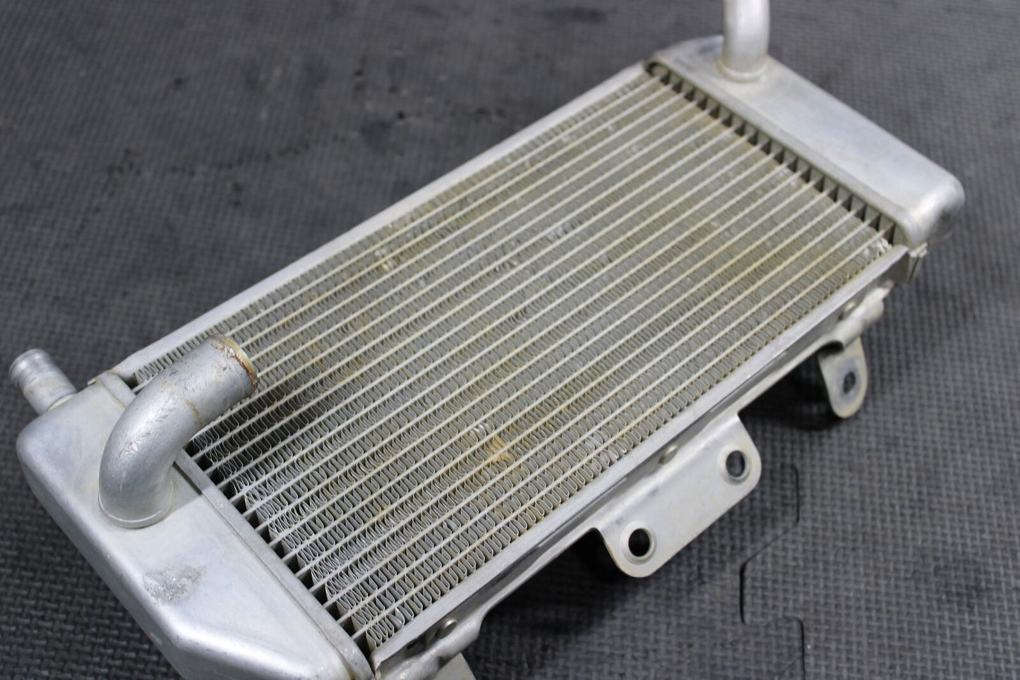 2006 YAMAHA YZ450F OEM LEFT ENGINE MOTOR COOLING COOLER RADIATOR