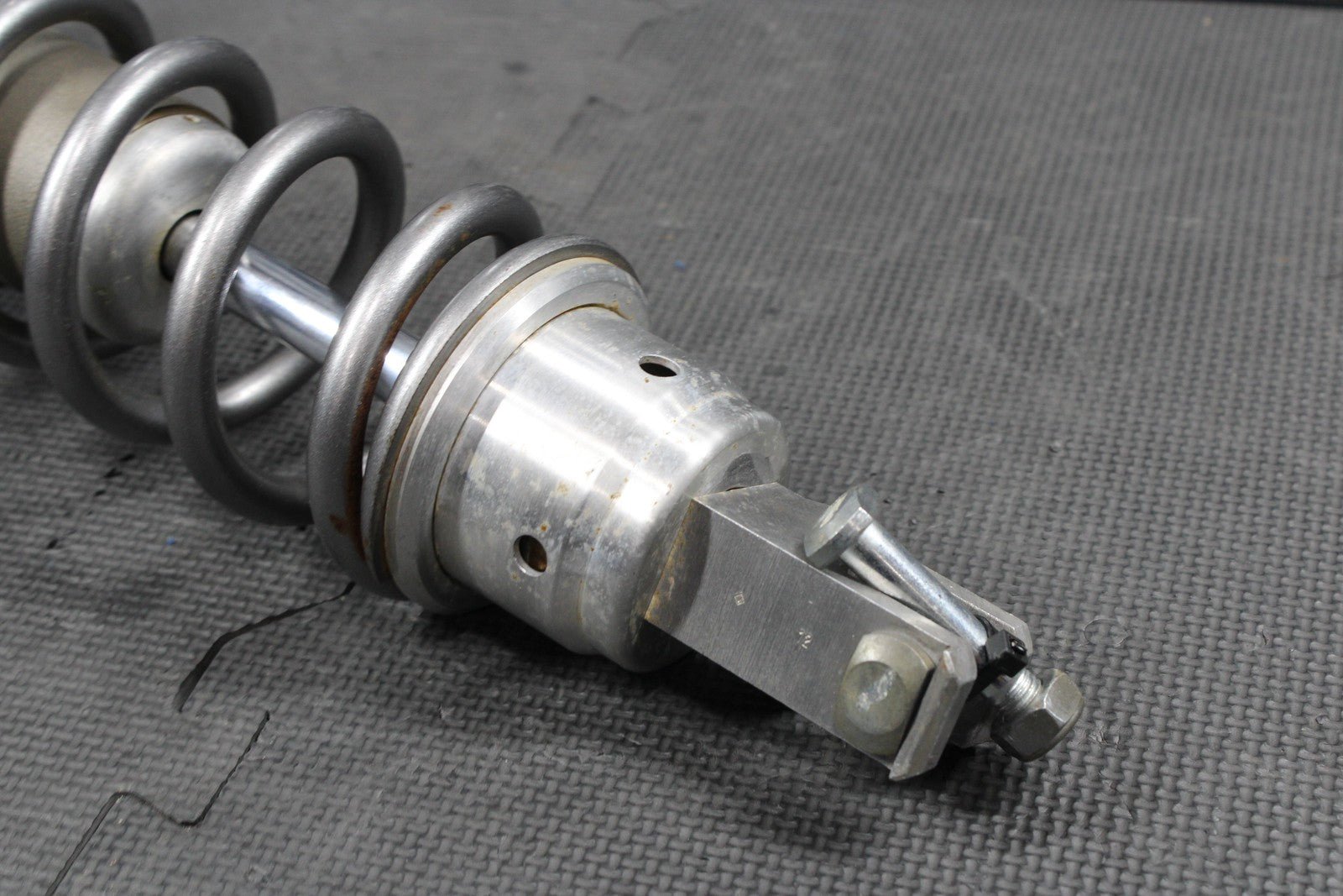 2018 HONDA CRF250R OEM REAR BACK SHOCK ABSORBER SUSPENSION 52400 - K95 - A21 GOOD - hggarage