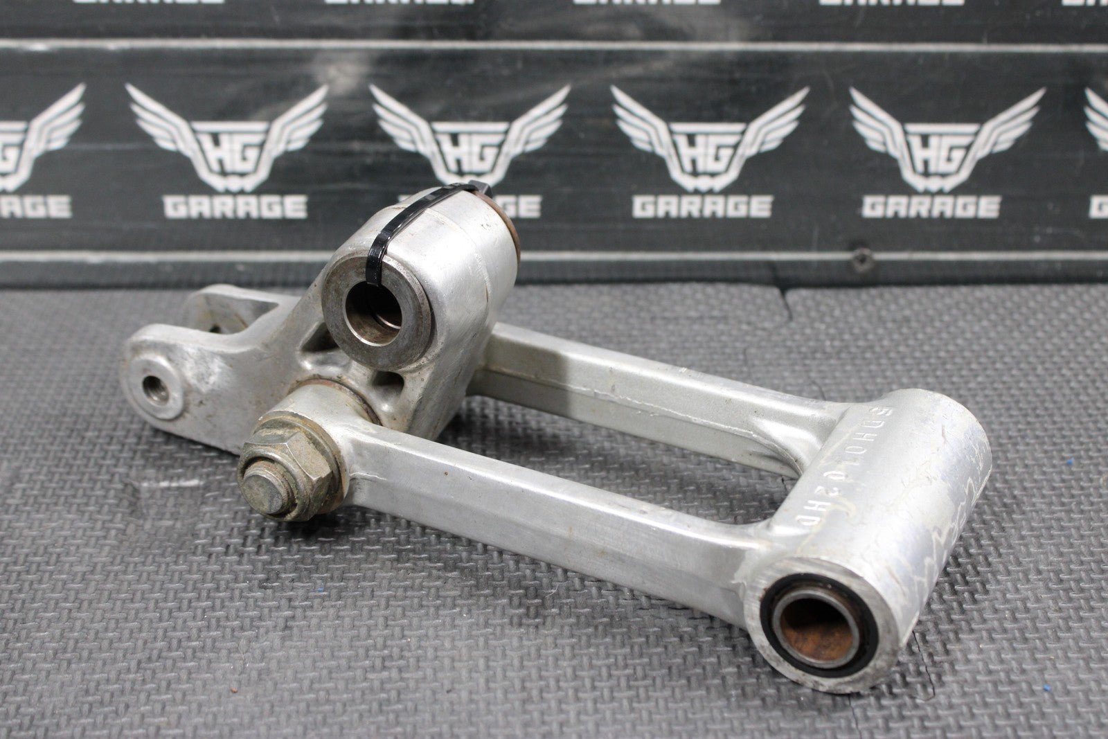 2001 YAMAHA YZ250 99 - 01 OEM REAR SHOCK LINKAGE LINKS RELAY ARM 5DH - 2217F - 01 - 00 - hggarage