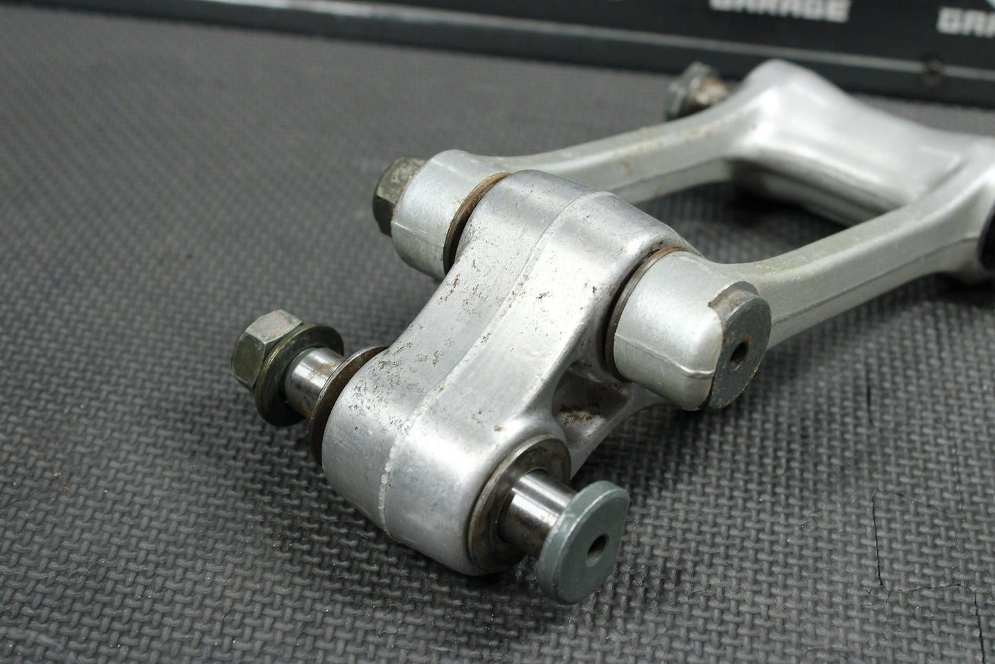 2004 Yamaha YZ450F OEM Rear Shock Linkage Links 5NY - 2217A - 00 - 00 5XE - 2217F - 00 - 00 - hggarage