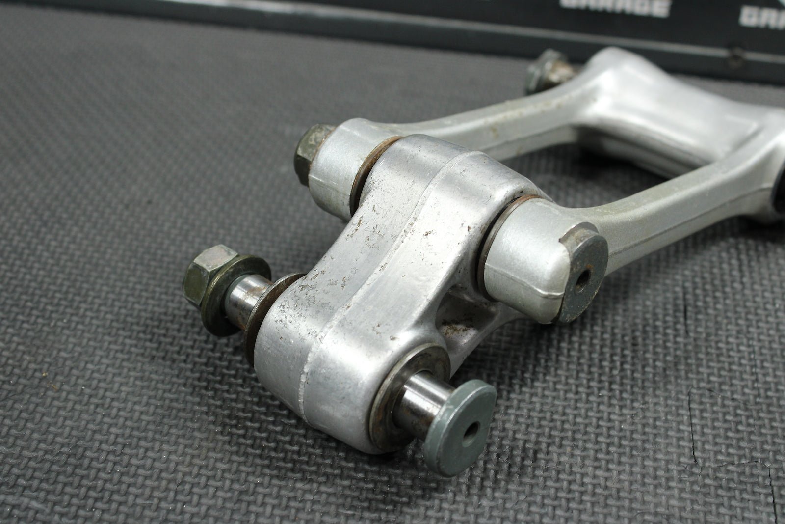 2004 Yamaha YZ450F OEM Rear Shock Linkage Links 5NY - 2217A - 00 - 00 5XE - 2217F - 00 - 00 - hggarage