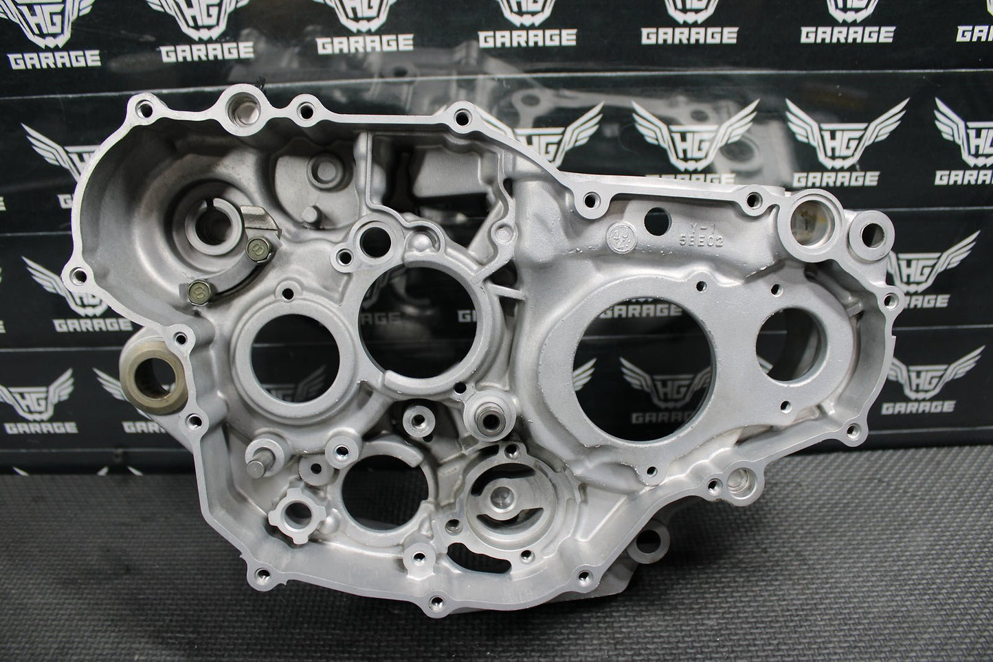 2002 Yamaha WR426F YZ426F OEM Right Side Crankcase Crank Case Half Bottom End - hggarage