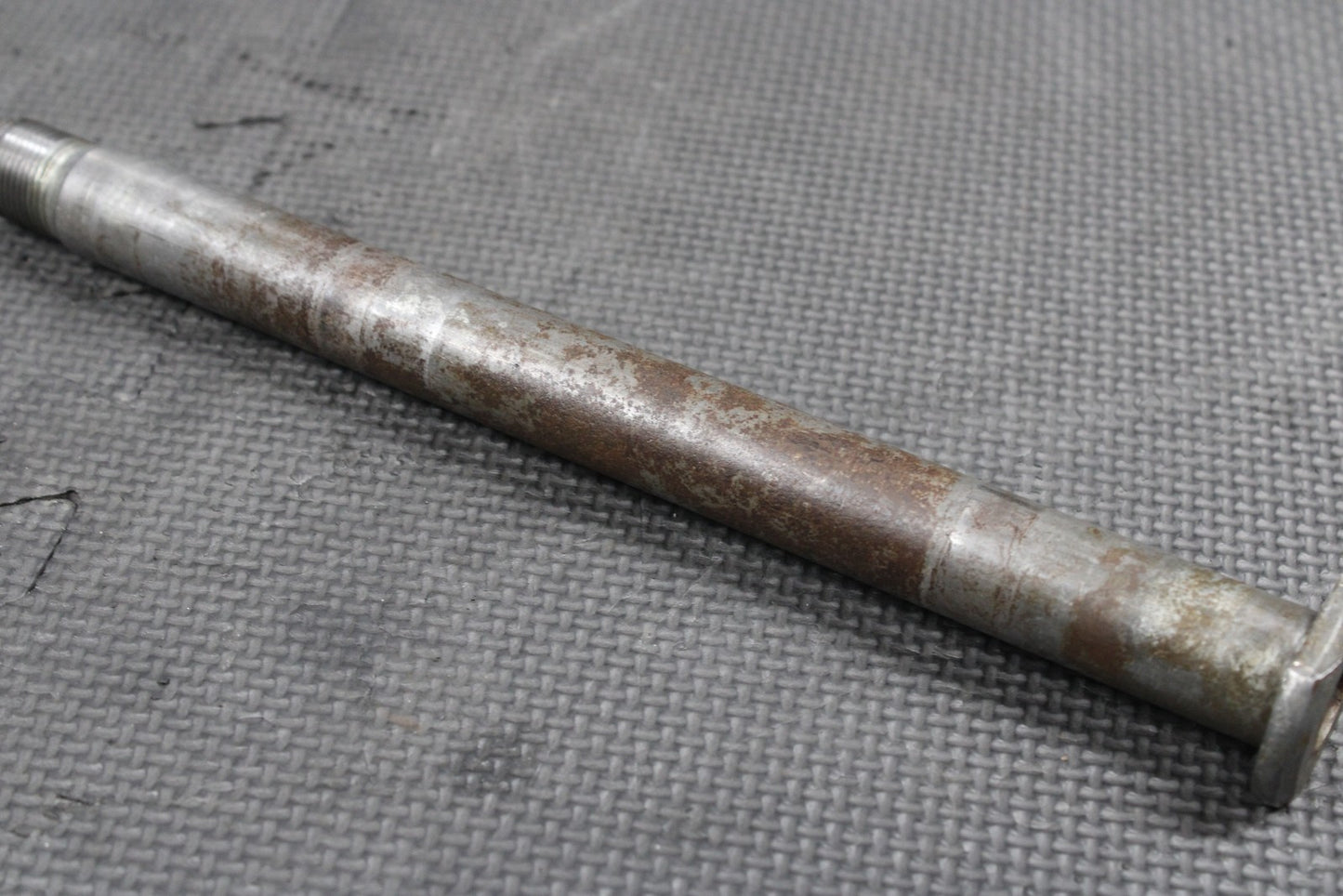 2006 YAMAHA YZ250F OEM REAR AXLE BACK WHEEL RIM PIVOT BOLT AXEL 1C3 - 25381 - 90 - 00 - hggarage