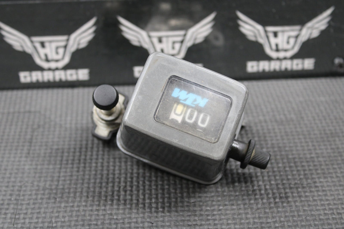 1995 KTM 250 EXC OEM ODOMETER MILE COUNTER & BRACKET 54611120200 58011180000 - hggarage
