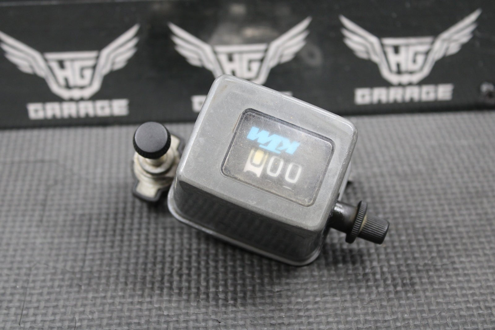 1995 KTM 250 EXC OEM ODOMETER MILE COUNTER & BRACKET 54611120200 58011180000 - hggarage