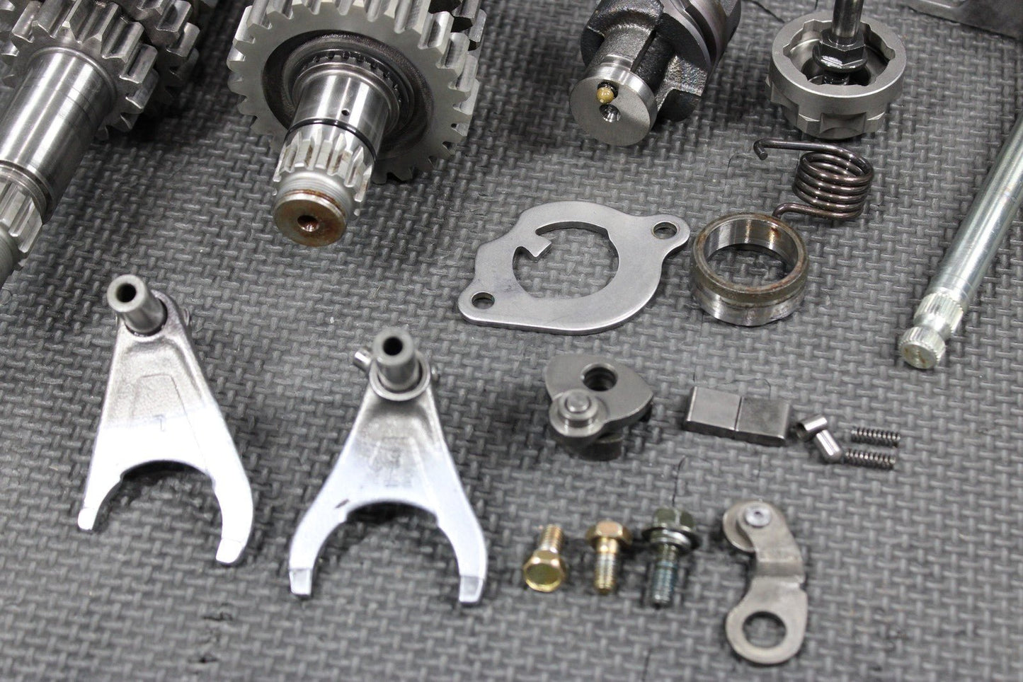 2005 03 - 05 YAMAHA YZ450F OEM ENGINE TRANSMISSION TRANNY GEARBOX FORKS DRUM GEARS - hggarage