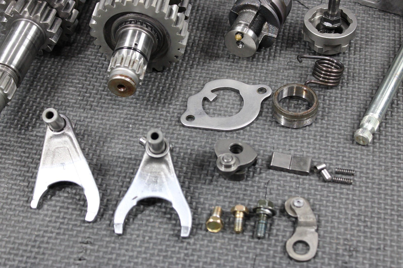 2005 03 - 05 YAMAHA YZ450F OEM ENGINE TRANSMISSION TRANNY GEARBOX FORKS DRUM GEARS - hggarage
