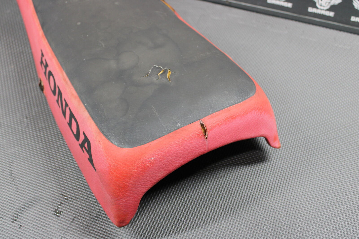 2002 HONDA XR200R 93-02 OEM SEAT SADDLE 77200-KT0-A50ZA