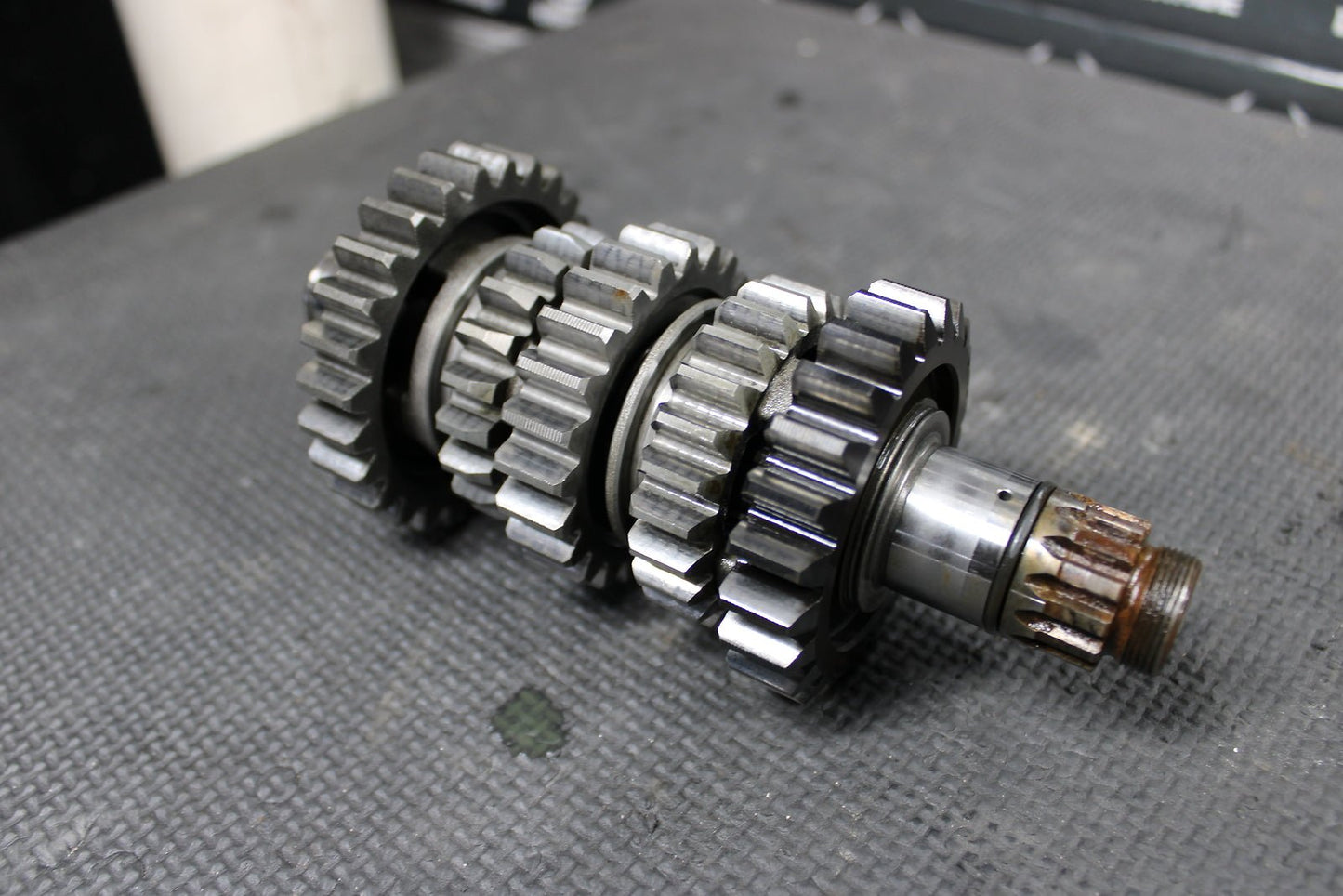 2007 YAMAHA YZ450F OEM ENGINE TRANSMISSION TRANNY ASSEMBLY GEARS - hggarage