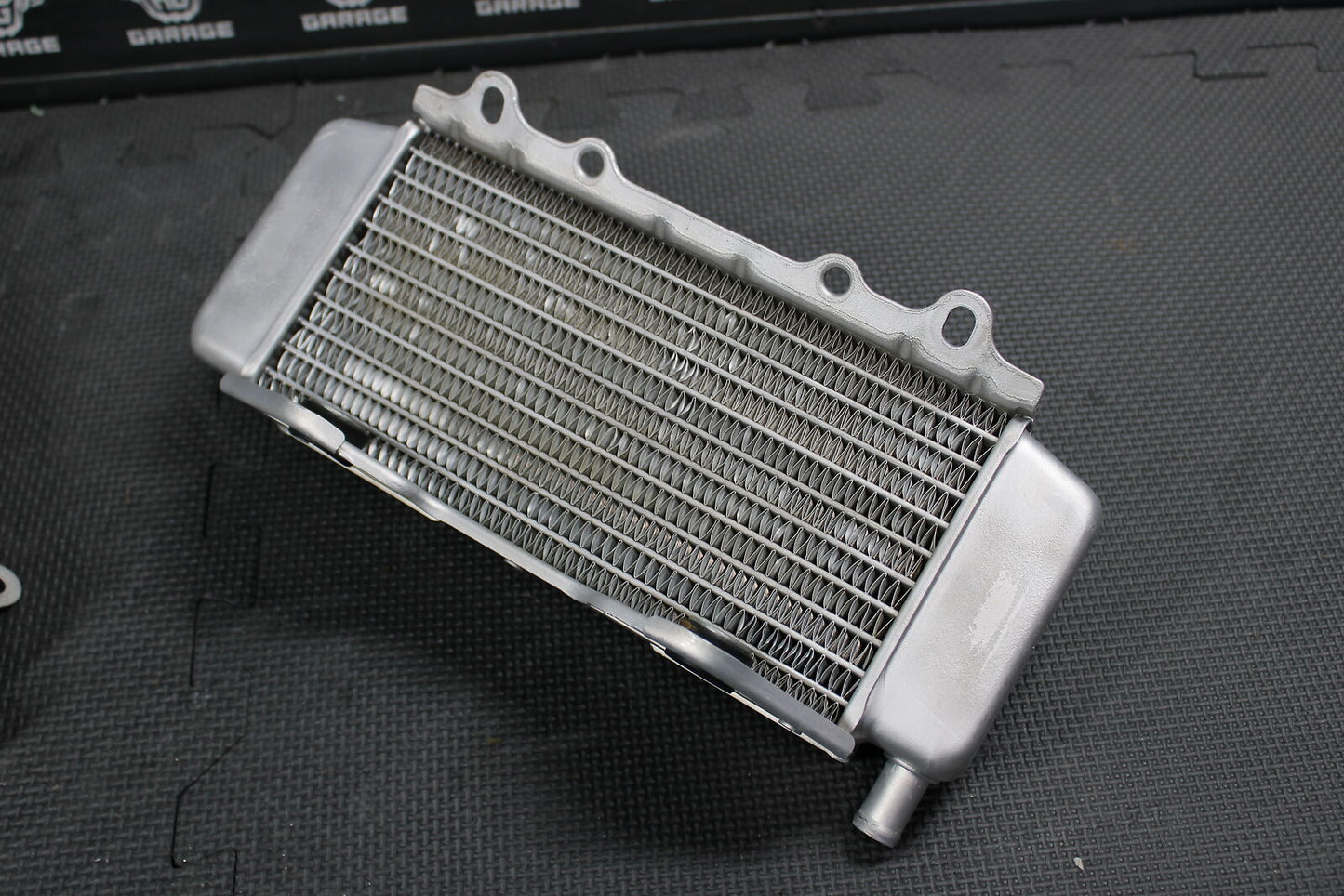 2004 KAWASAKI KX250F OEM ENGINE MOTOR COOLING COOLER RADIATOR MINT! 39061-0