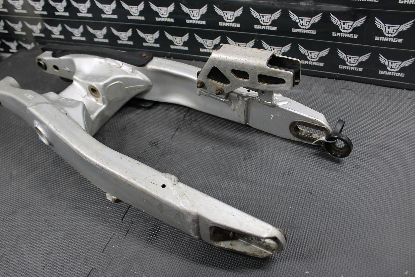 1999 YAMAHA OEM SWINGARM SWING ARM SUSPENSION 5MV-22110-00-00