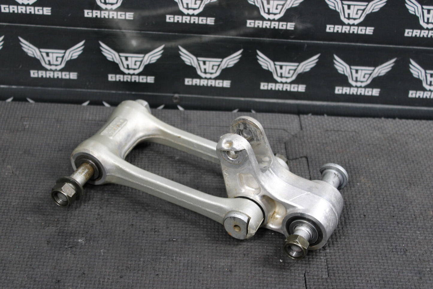 2006 YAMAHA YZ450F REAR SHOCK SWINGARM LINKAGE LINKS LINKAGE ASSEMBLY