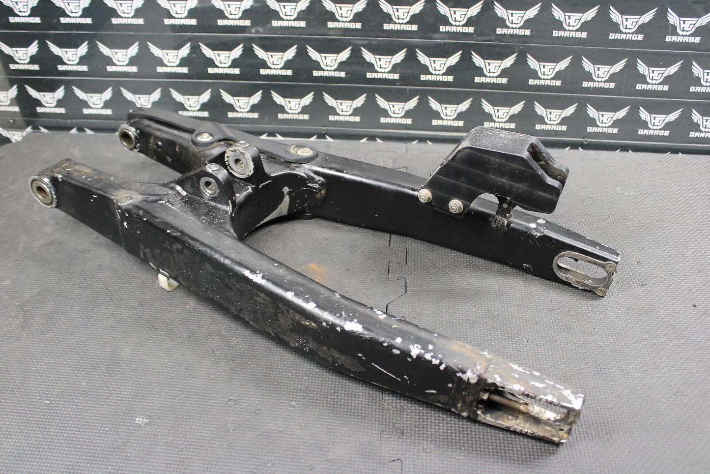 2006 KAWASAKI KX250F OEM SWINGARM SWING ARM SUSPENSION 33001-0069