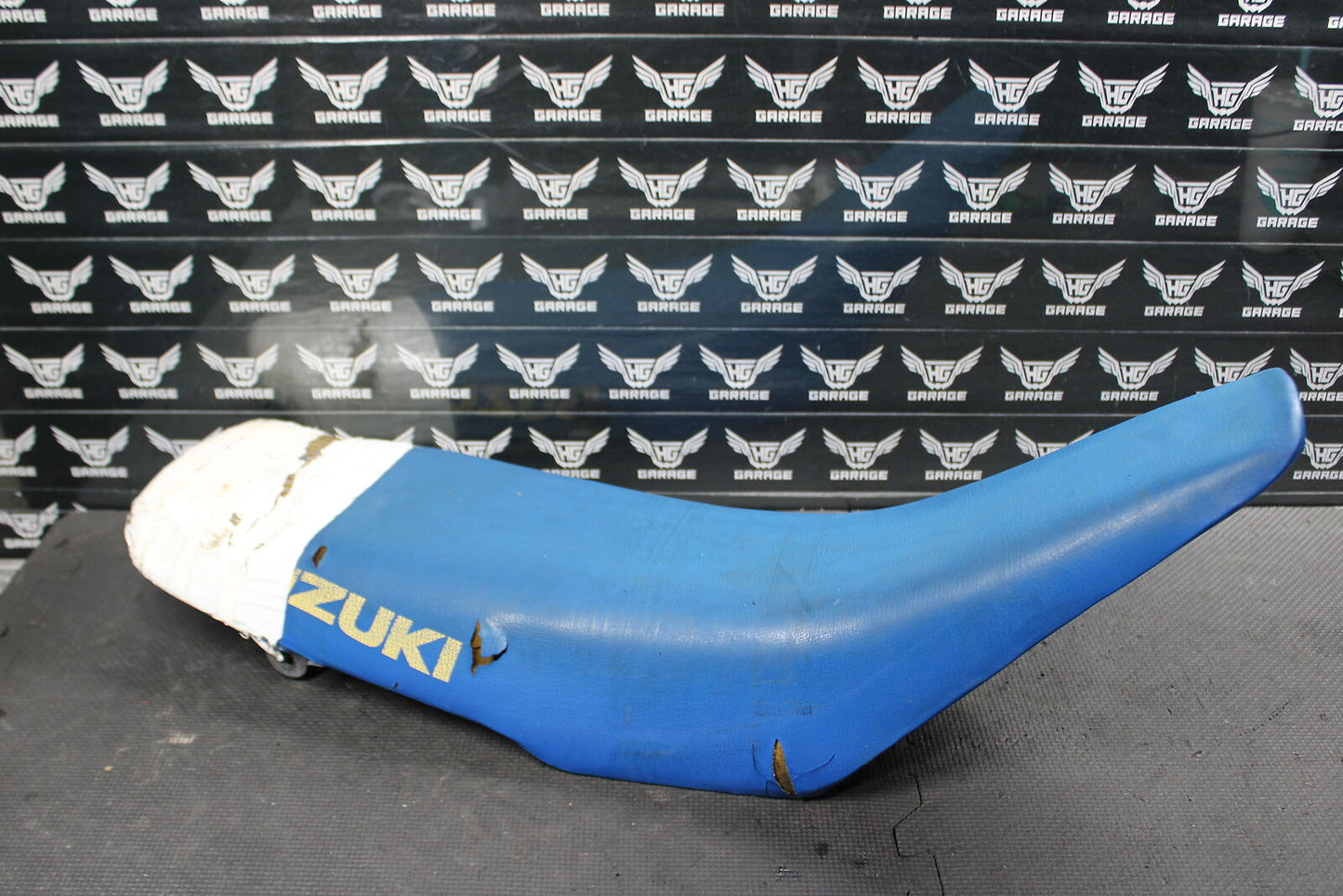 1989 SUZUKI RM250 OEM SEAT SADDLE 45100-28C00-4UZ