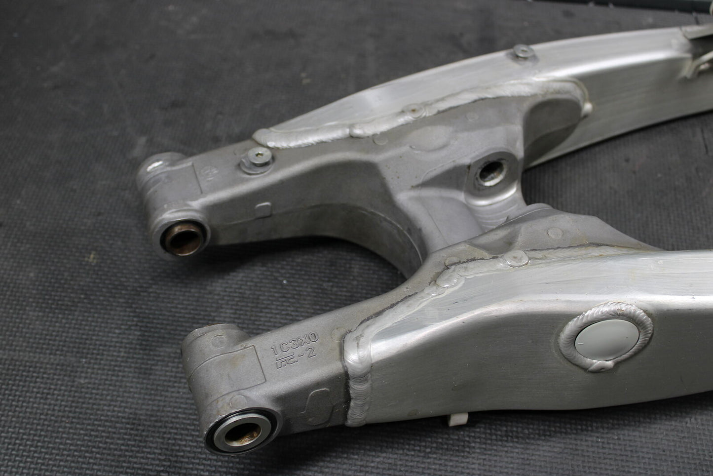 2007 YAMAHA WR250F WR450F YZ250F YZ450F OEM SWINGARM SWING ARM SUSPENSION