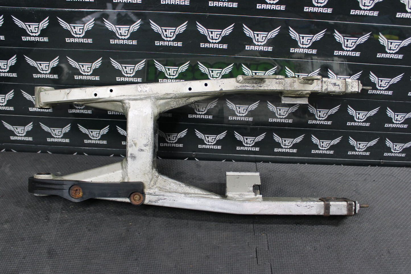 1995 KAWASAKI KX80 OEM SWINGARM SWING ARM SUSPENSION 33001-1390-TX