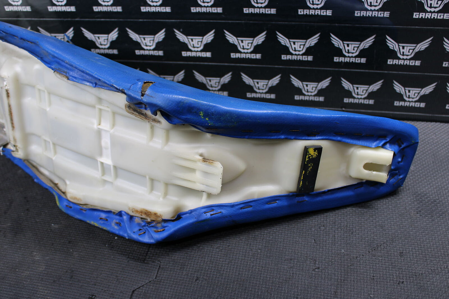 1989 SUZUKI RM250 OEM SEAT SADDLE 45100-28C00-4UZ