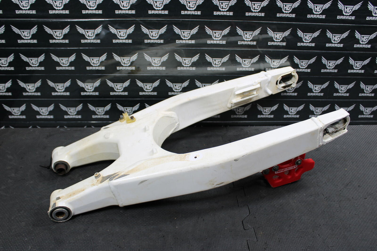 2005 HONDA CRF250R OEM SWINGARM SWING ARM SUSPENSION 52200-KRN