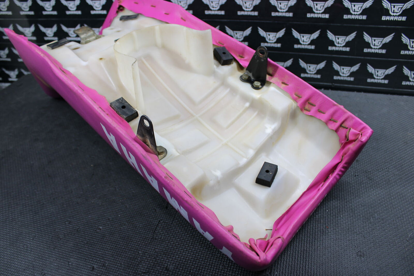 1991 1992 YAMAHA RT180 OEM PINK PURPLE SEAT SADDLE FOAM PAN 2TW-F4770-40-00