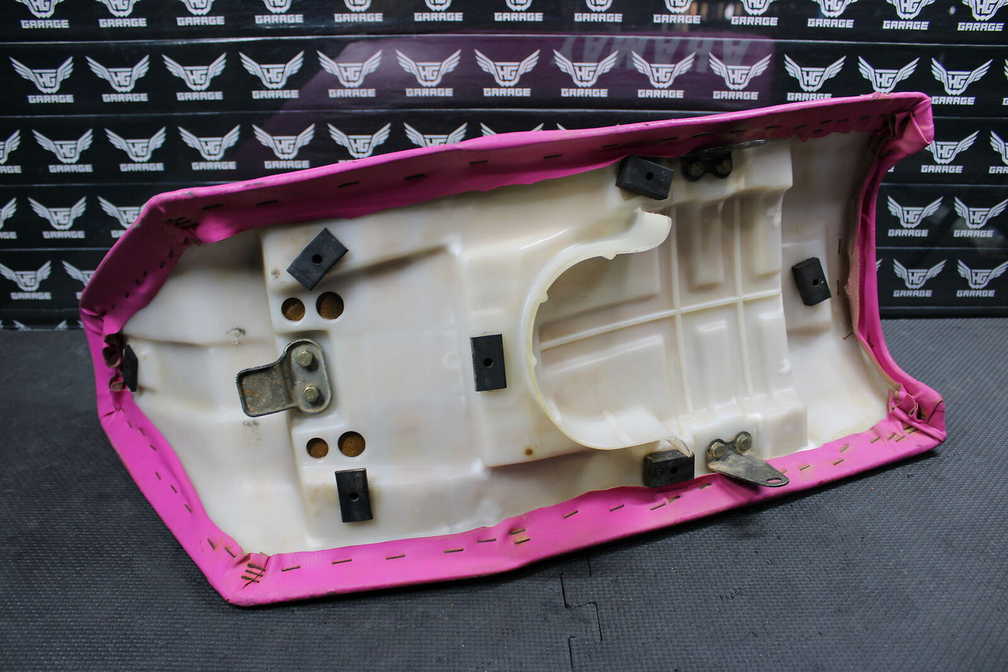 1991 1992 YAMAHA RT180 OEM PINK PURPLE SEAT SADDLE FOAM PAN 2TW-F4770-40-00