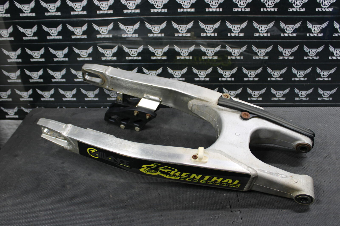 2012 SUZUKI RMZ450 RMZ450L RMZ450Z OEM SWINGARM SWING ARM SUSPENSION 61000-28H20