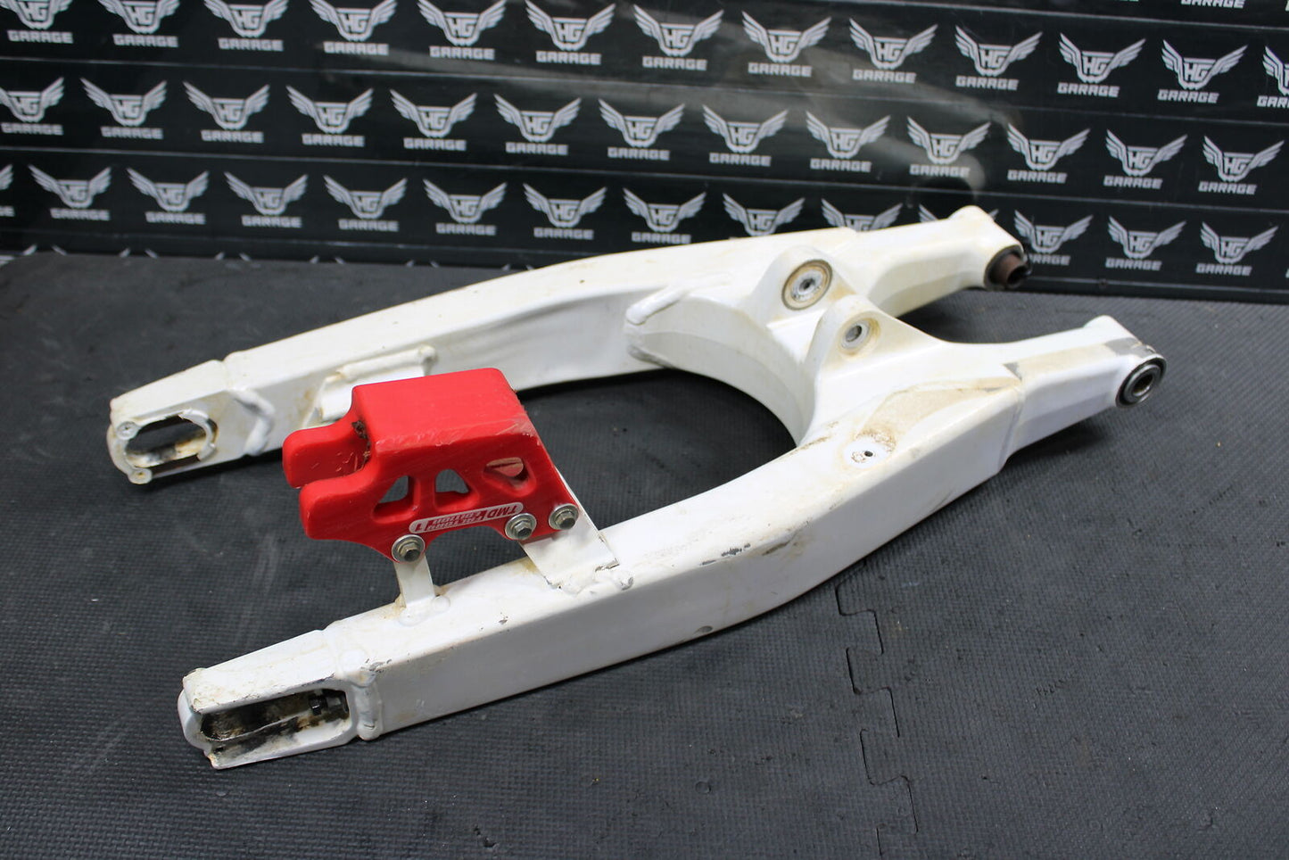 2005 HONDA CRF250R OEM SWINGARM SWING ARM SUSPENSION 52200-KRN