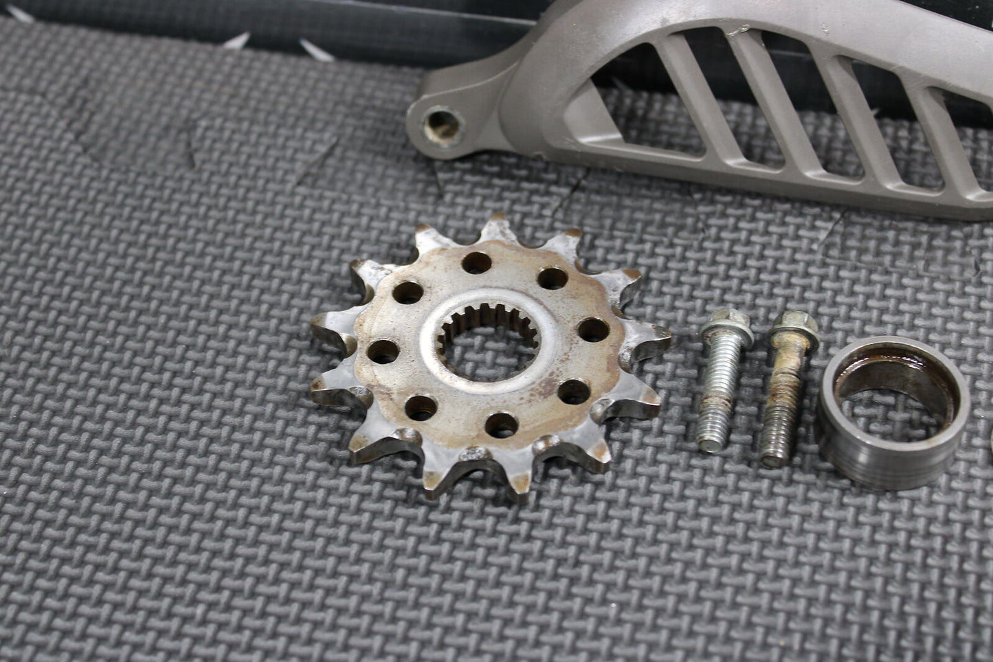 2013 SUZUKI RMZ250 RMZ250L RMZ450 OEM MOTOR ENGINE FRONT SPROCKET COVER