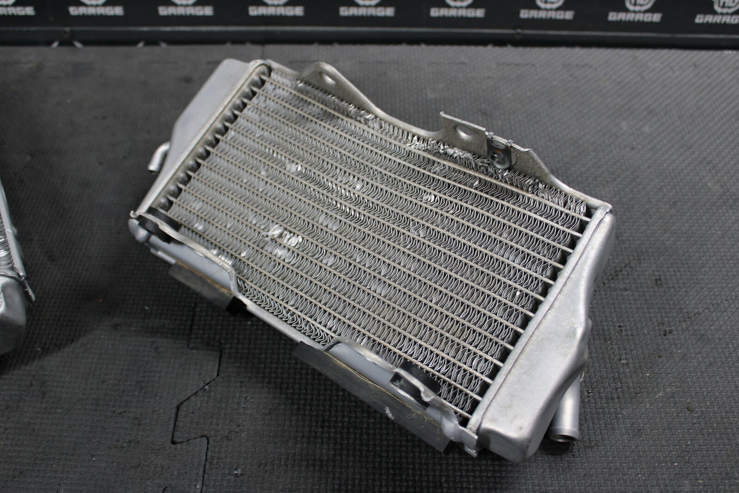 2002 HONDA CRF450R OEM LEFT RIGHT ENGINE MOTOR COOLING COOLER RADIATOR 19010-MEB