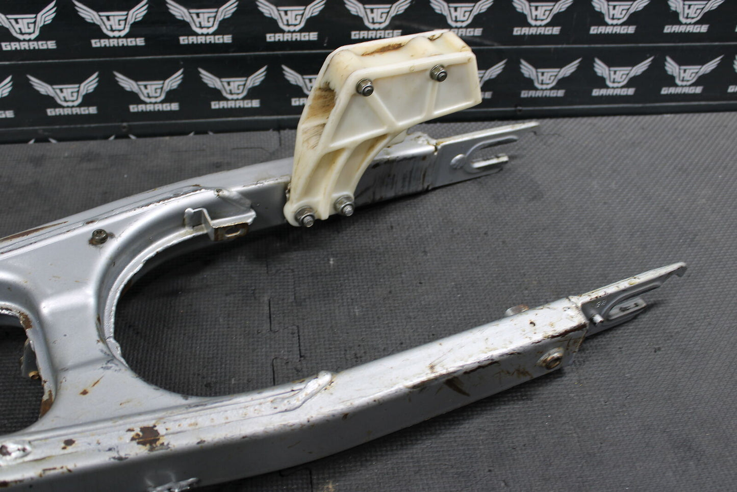 2000 HONDA XR200R OEM SWINGARM SWING ARM SUSPENSION 52200-KT0-A30ZA