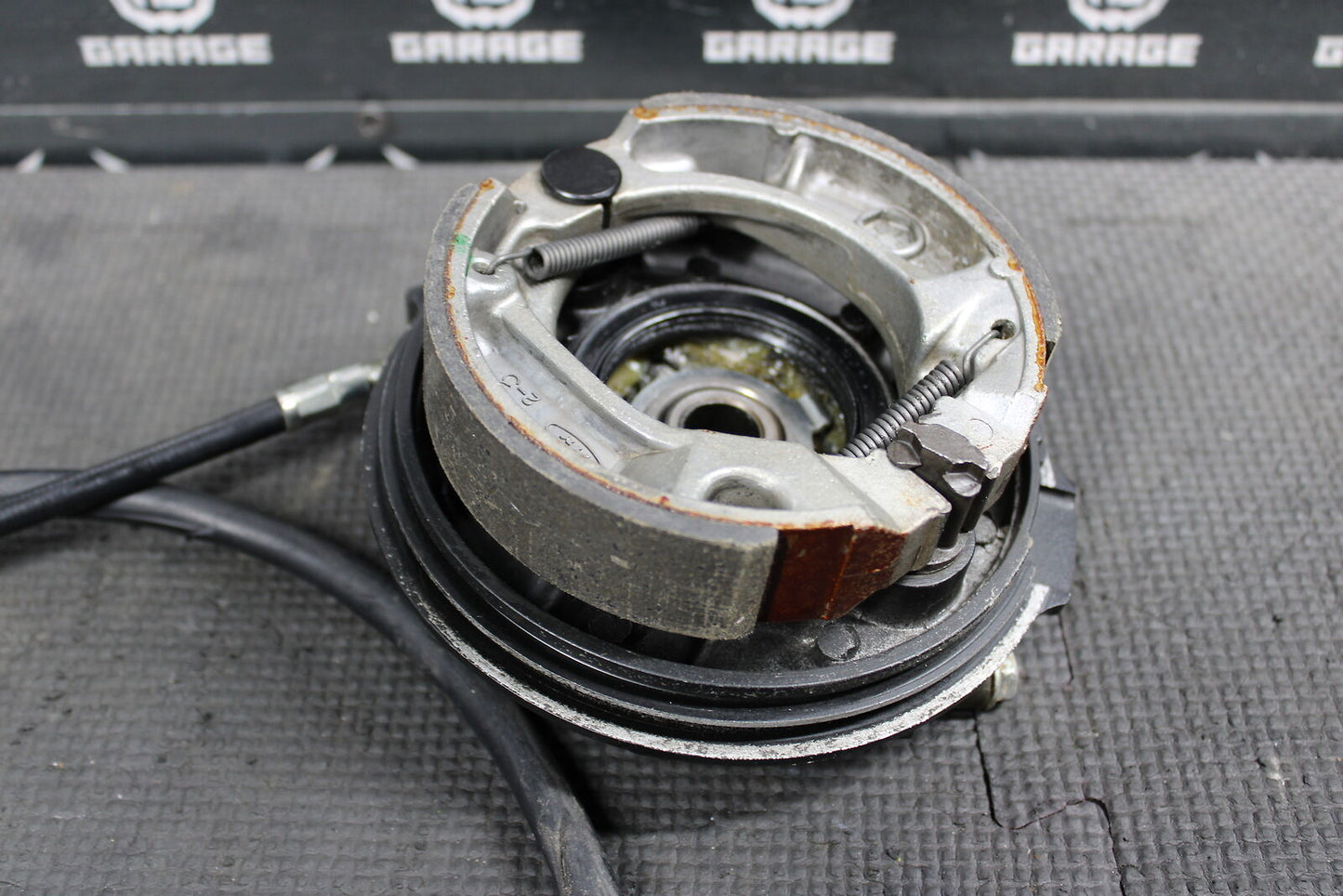 2000 HONDA XR200R OEM FRONT BRAKE DRUM COMPLETE ASSEMBLY