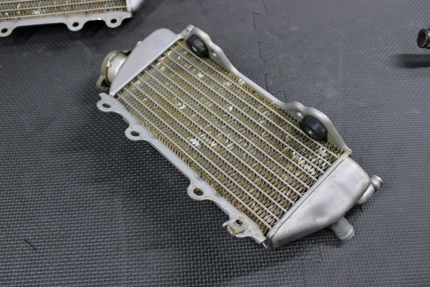 2002 YAMAHA WR250F 01-05 YZ250F OEM ENGINE MOTOR COOLING COOLER RADIATOR