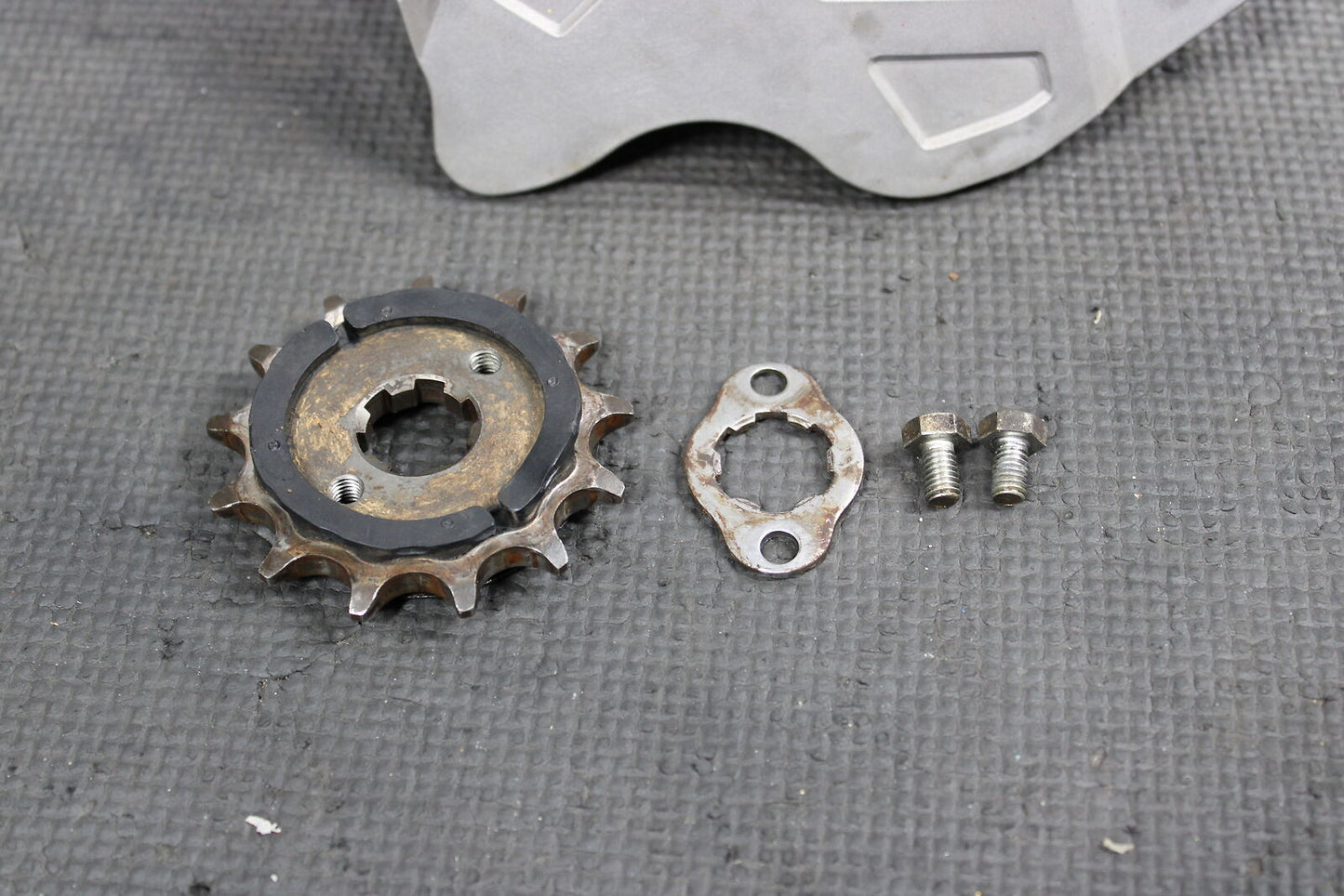 2009 HONDA CRF230L CRF230M OEM MOTOR ENGINE FRONT SPROCKET COVER